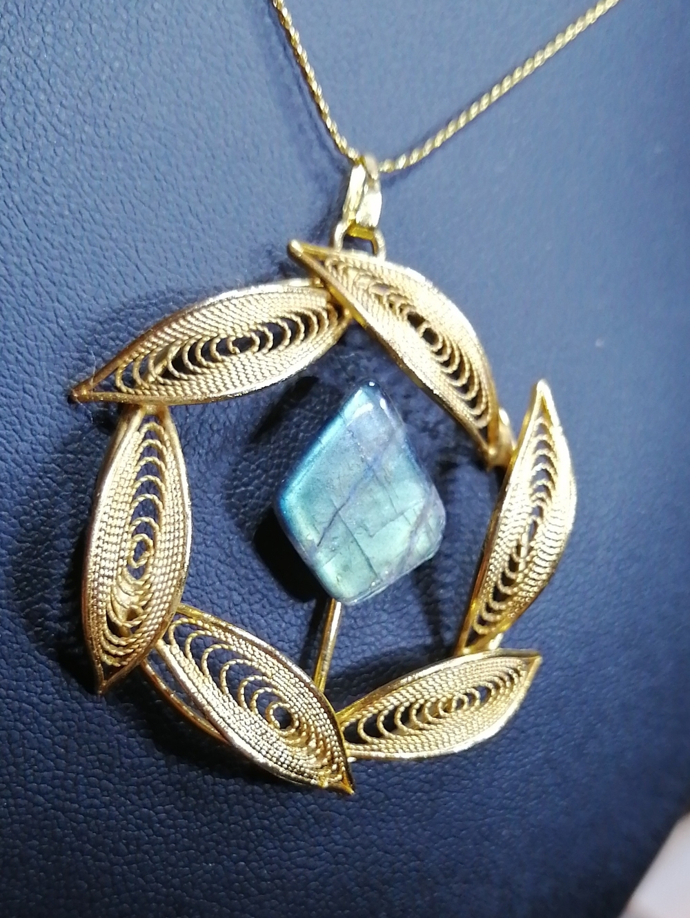 Gold Plated Leaf Circle Pendant Necklace with Colour Changing Labradorite